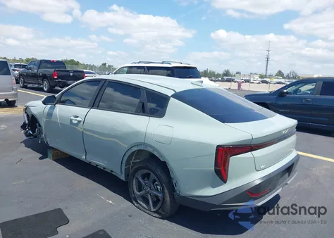 2025 Kia K4 Lxs z USA, uszkodzony, nr VIN 3KPFT4DE7SE064013